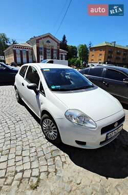 Хэтчбек Fiat Punto 2011 в 