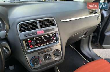 Хэтчбек Fiat Punto 2006 в 
