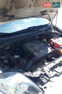 Хэтчбек Fiat Punto 2013 в 