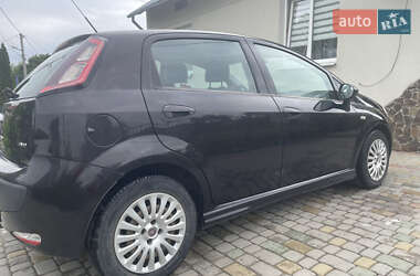 Хэтчбек Fiat Punto 2010 в 