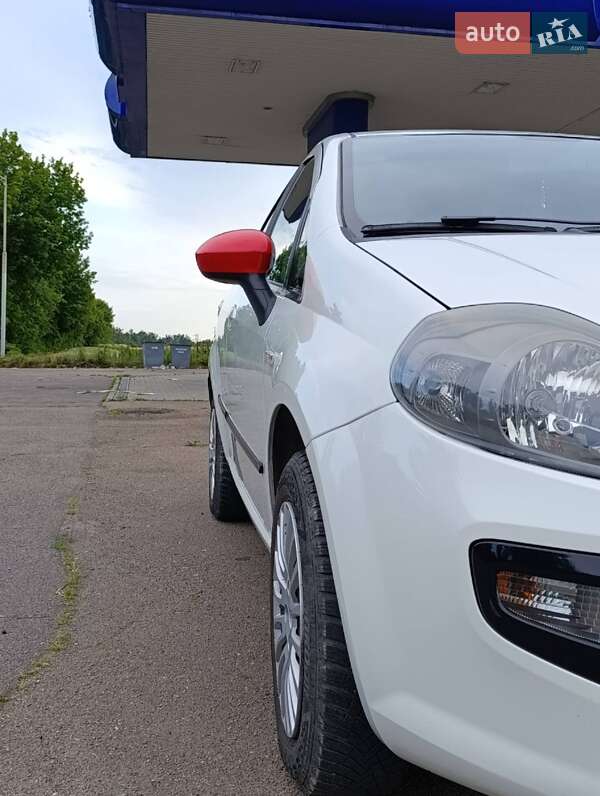 Хэтчбек Fiat Punto 2011 в Дубно фото 2 Хэтчбек Fiat Punto 2011 в Дубно