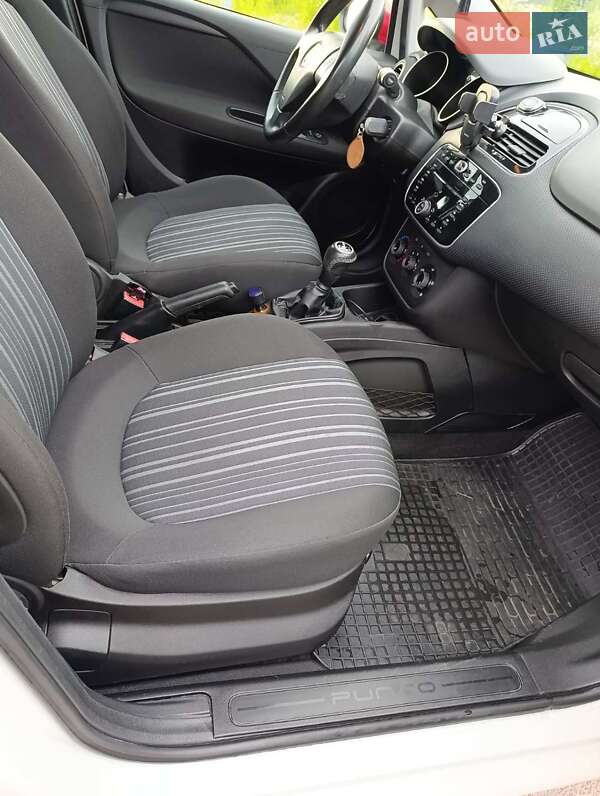 Хэтчбек Fiat Punto 2011 в Дубно фото 20 Хэтчбек Fiat Punto 2011 в Дубно