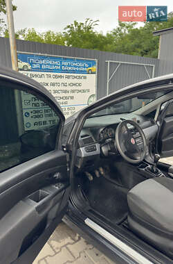 Хэтчбек Fiat Punto 2010 в 