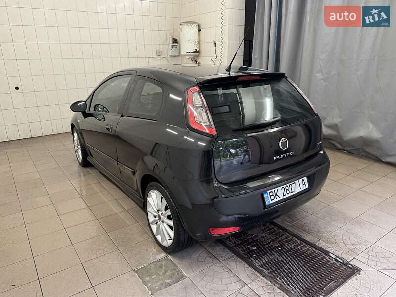 Хетчбек Fiat Punto 2009 в Рівному