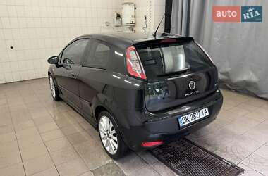 Хэтчбек Fiat Punto 2009 в 