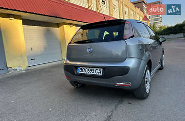 Хэтчбек Fiat Punto 2011 в 