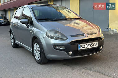 Хэтчбек Fiat Punto 2011 в 