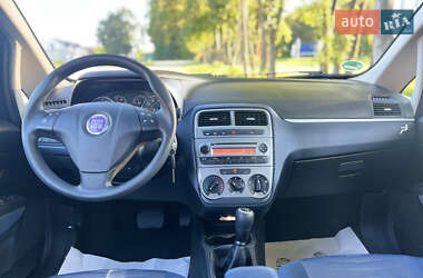 Хэтчбек Fiat Punto 2009 в 