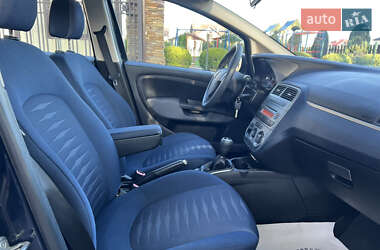 Хэтчбек Fiat Punto 2009 в 