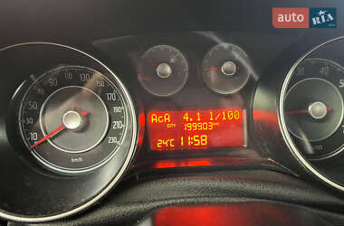 Хэтчбек Fiat Punto 2010 в 