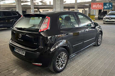 Хэтчбек Fiat Punto 2010 в 
