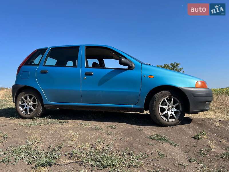 Хэтчбек Fiat Punto 1999 в Кривом Роге