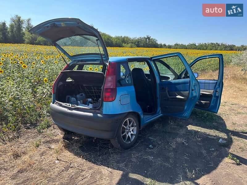 Хэтчбек Fiat Punto 1999 в Кривом Роге