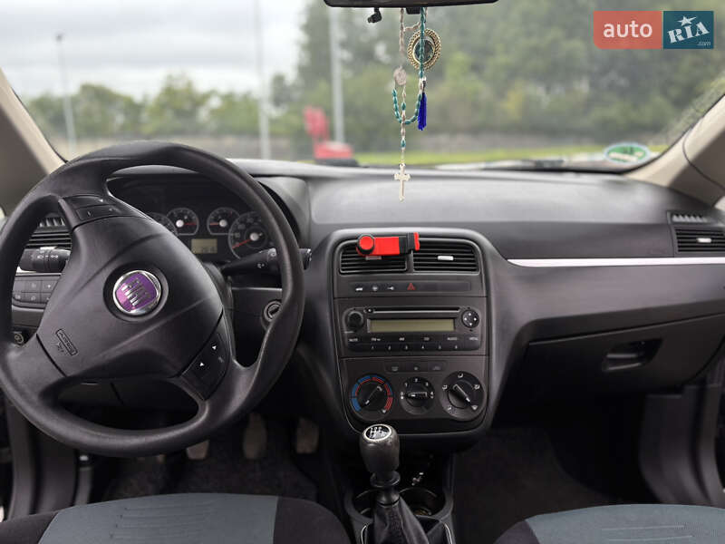 Хэтчбек Fiat Punto 2008 в Стрые