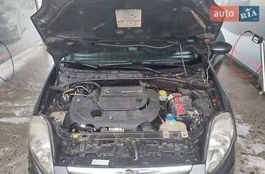 Хэтчбек Fiat Punto 2011 в 