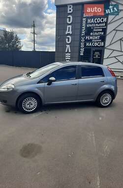 Хэтчбек Fiat Punto 2007 в 