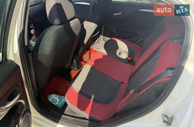 Хетчбек Fiat Punto 2012 в 