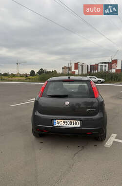 Хэтчбек Fiat Punto 2009 в 