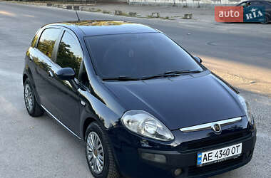 Хэтчбек Fiat Punto 2011 в 