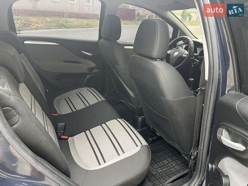 Хэтчбек Fiat Punto 2011 в Запорожье