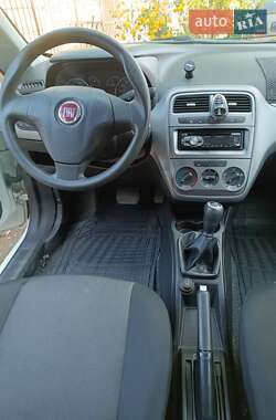 Хэтчбек Fiat Punto 2012 в 