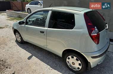 Хэтчбек Fiat Punto 2004 в 