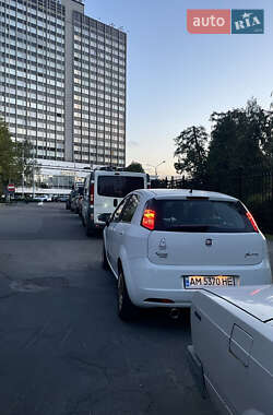 Хетчбек Fiat Punto 2008 в 