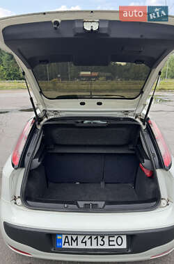 Хетчбек Fiat Punto 2011 в 