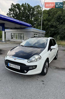 Хетчбек Fiat Punto 2011 в 