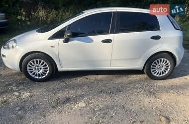 Хэтчбек Fiat Punto 2012 в 