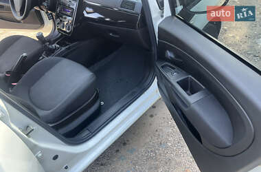 Хэтчбек Fiat Punto 2012 в 