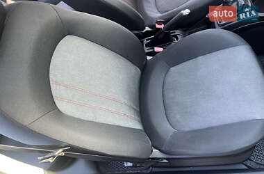 Хэтчбек Fiat Punto 2012 в 