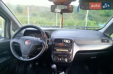 Хэтчбек Fiat Punto 2010 в 