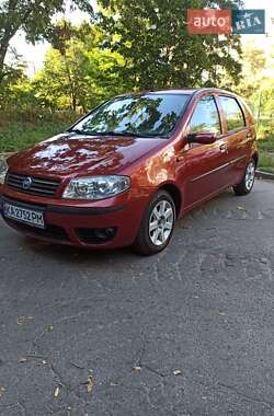 Хэтчбек Fiat Punto 2004 в 