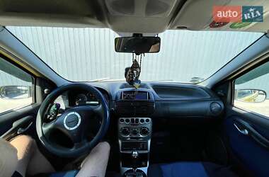 Хэтчбек Fiat Punto 2000 в 