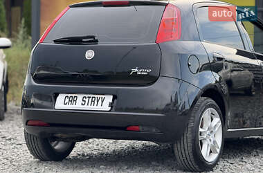 Хэтчбек Fiat Punto 2009 в 