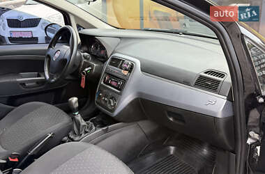 Хэтчбек Fiat Punto 2009 в 