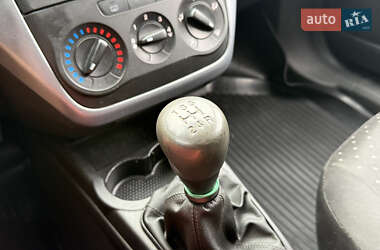 Хэтчбек Fiat Punto 2009 в 