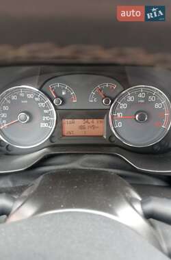 Хэтчбек Fiat Punto 2009 в 