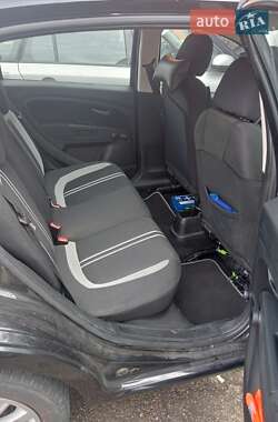 Хэтчбек Fiat Punto 2009 в 