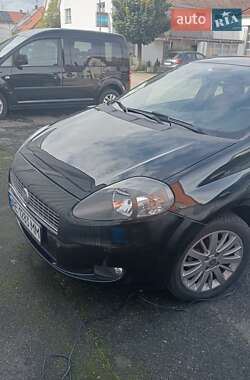 Хэтчбек Fiat Punto 2009 в 