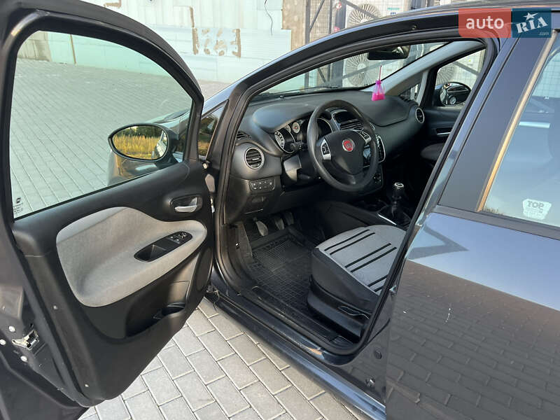 Хэтчбек Fiat Punto 2010 в Ровно