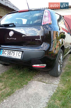 Хэтчбек Fiat Punto 2011 в 