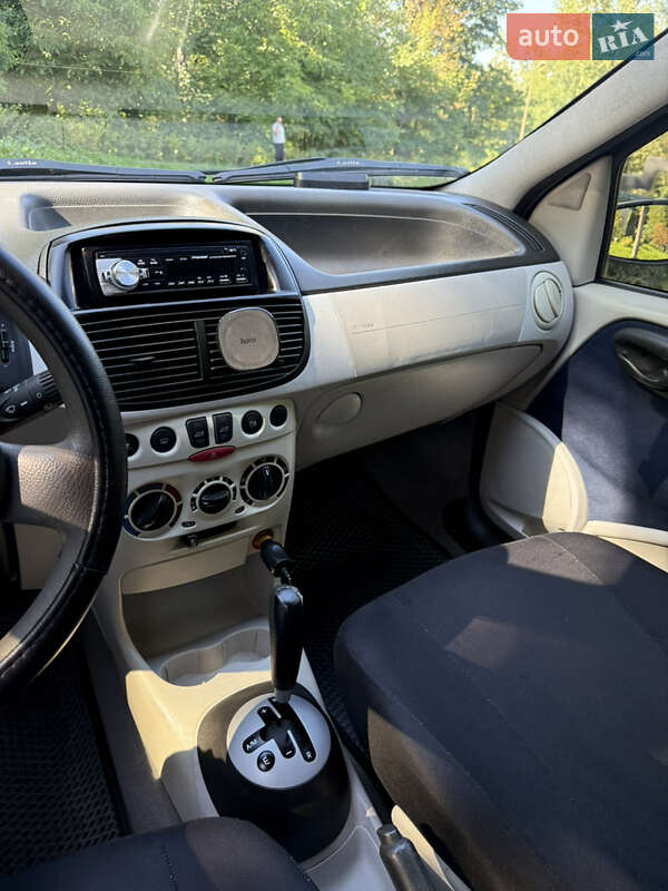 Хэтчбек Fiat Punto 2004 в Киеве