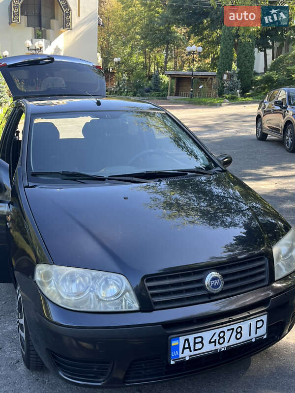 Хэтчбек Fiat Punto 2004 в Киеве