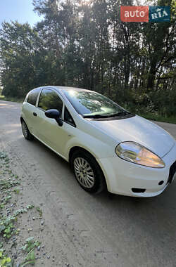 Хэтчбек Fiat Punto 2010 в 