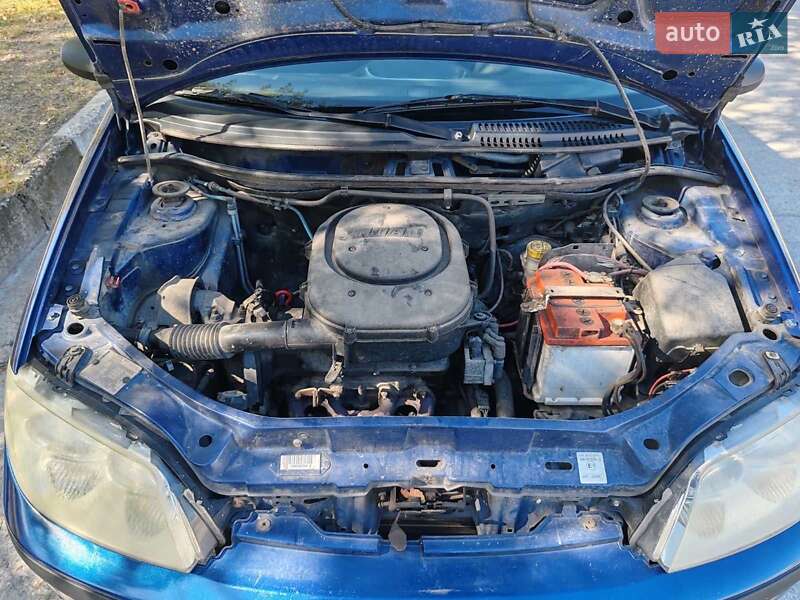 Хэтчбек Fiat Punto 2003 в Запорожье
