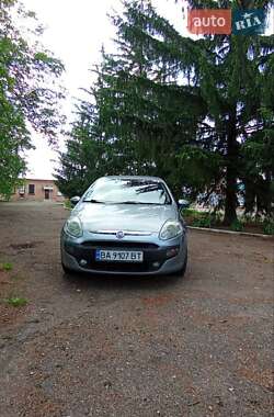 Хэтчбек Fiat Punto 2010 в 