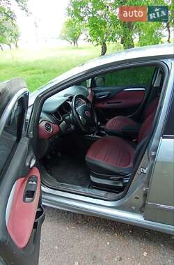 Хэтчбек Fiat Punto 2010 в 