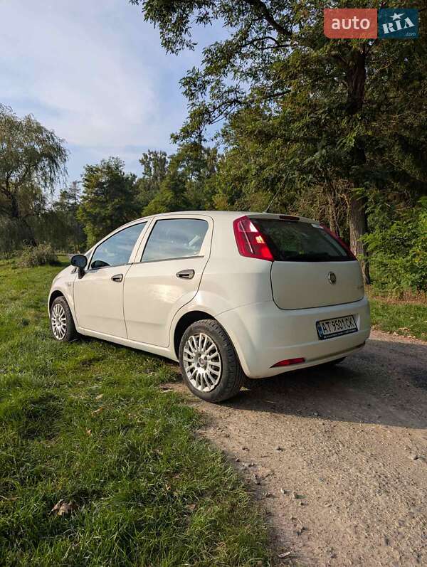 Хэтчбек Fiat Punto 2011 в Тлумаче